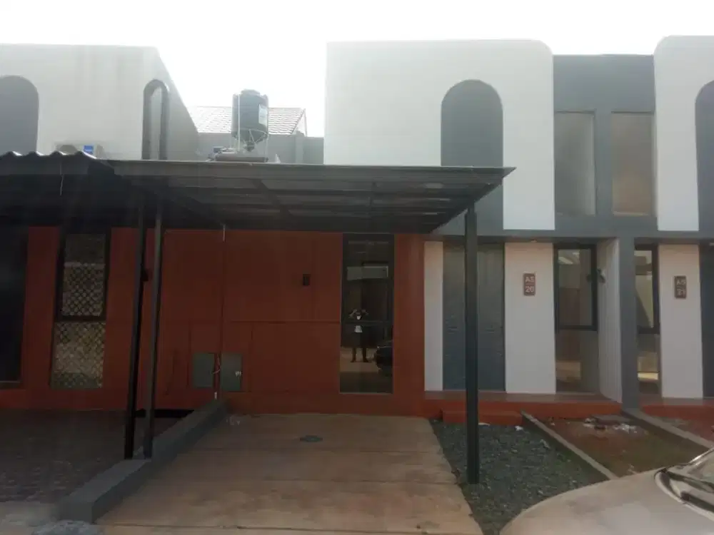 RUMAH SULTAN HARGA EKONOMIS DI BSD BARAT TANGERANG