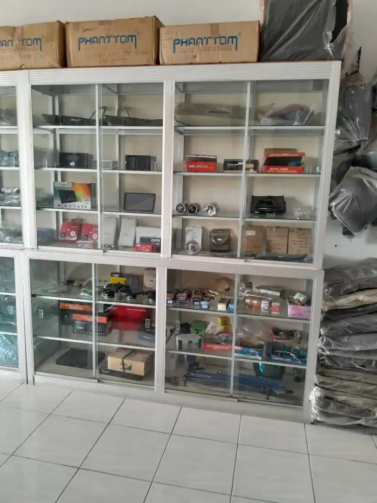 Eatalase toko alumunium ukuraan 2x2,2mtr