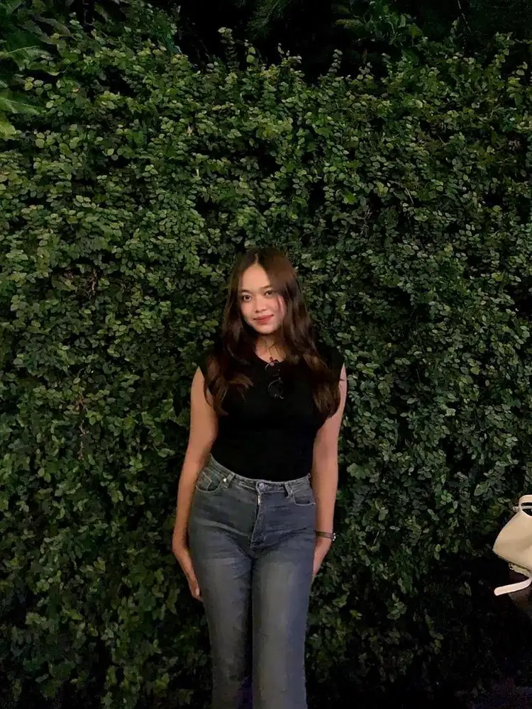 mencari pekerjaan administrasi, waiters, host live