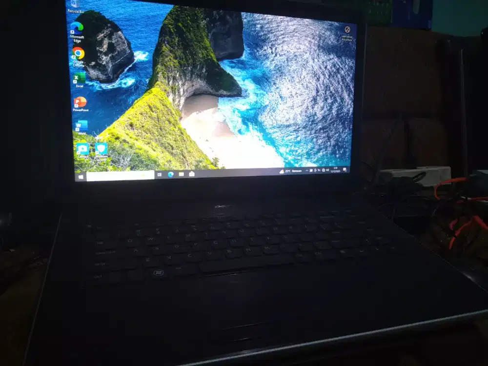 Dell Vostro 1540 Intel core i3 ram 4 GB HDD 750 GB windows 10