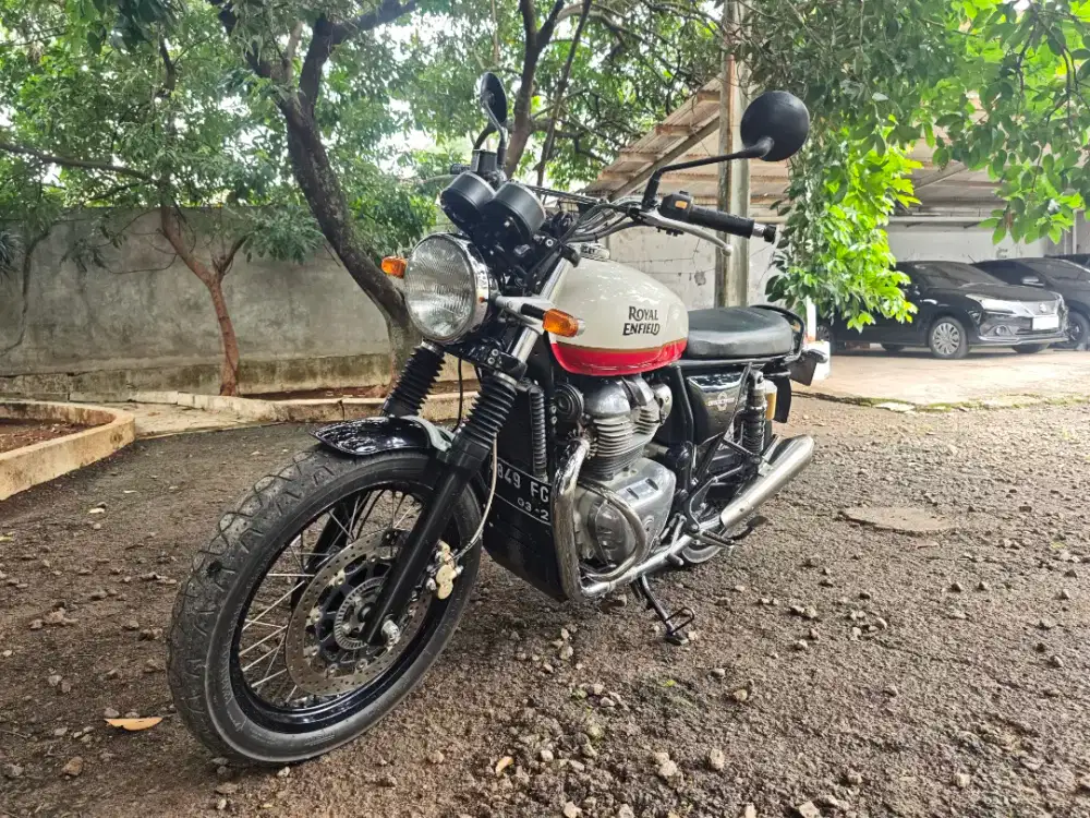 Bs kredit/TT Royal Enfield Interceptor 650 Express baker Triumph