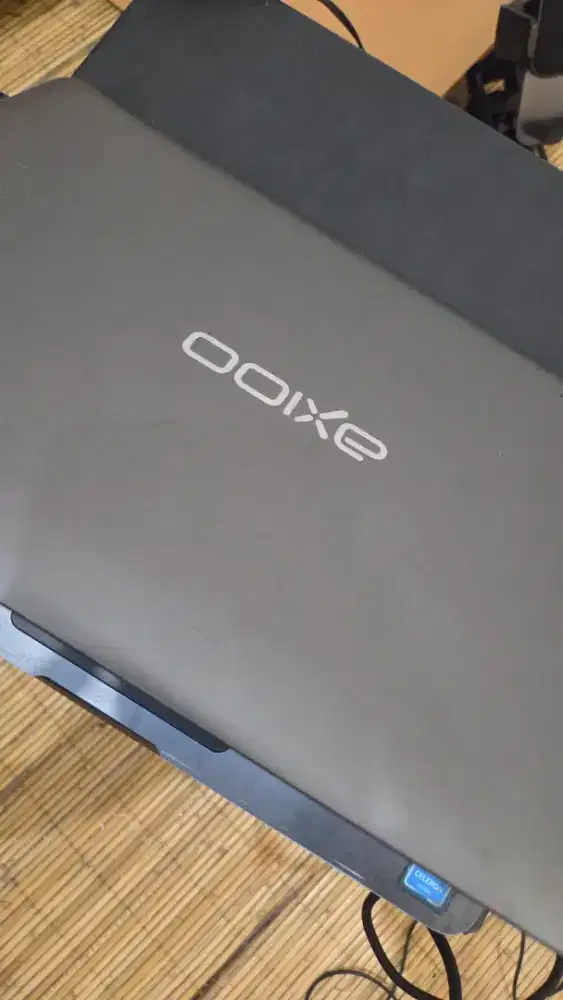 Jual Laptop Axioo butuh kasih sayang