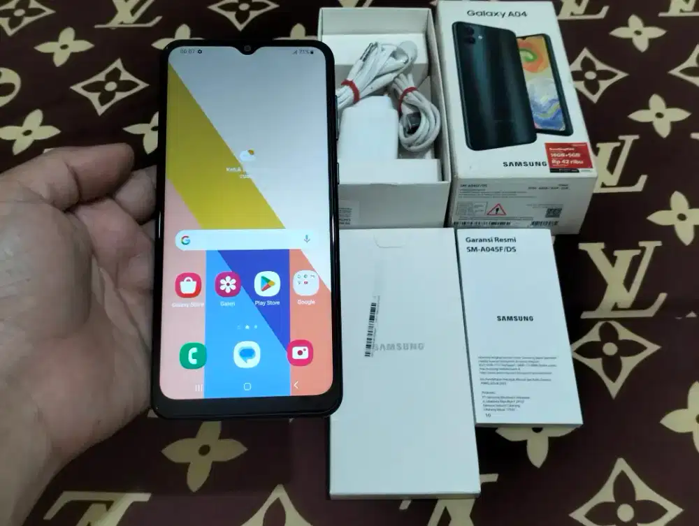 BUTUH UANG SAMSUNG GALAXY A04 RAM 4GB / 64GB 4G LTE 6.5in 50MP 5000Mah