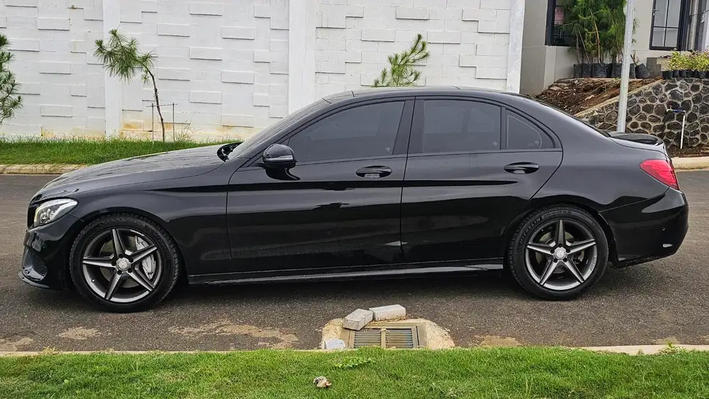 Mercedes-Benz C250 2016 Bensin