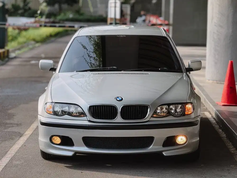 BMW E46 325i AT 2002 KM 71 RIBU VALID