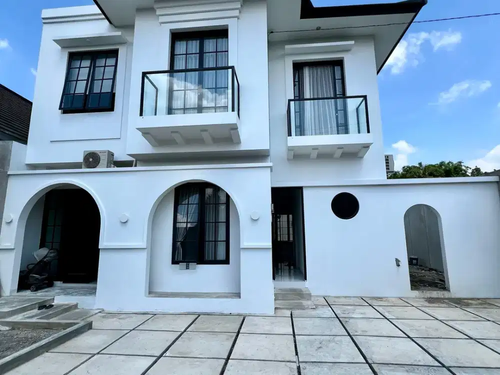 Rumah Klasik Modern dengan lahan yg sangat luas