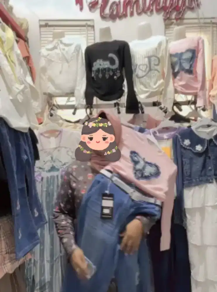 CARi Admin host live jualan baju freelance