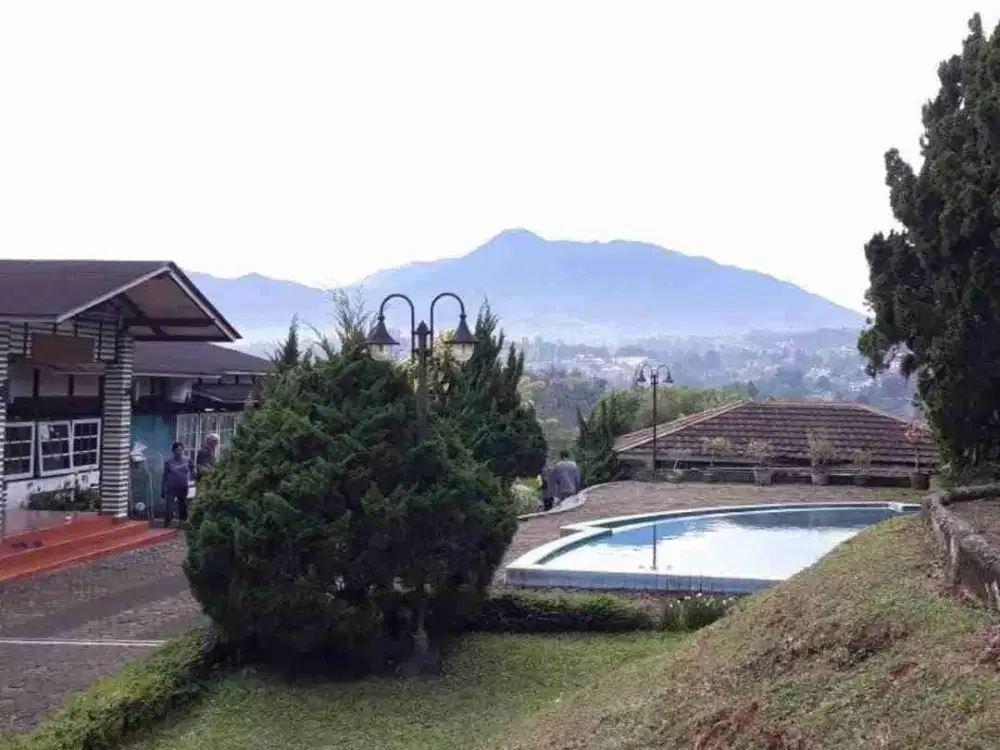 villa 2 lantai  view gunung pangrango dan salak bangunan terawat