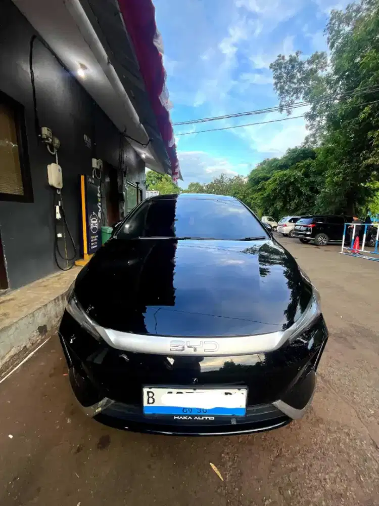 RENTAL MOBIL LISTRIK BYD M6 - EVISTA