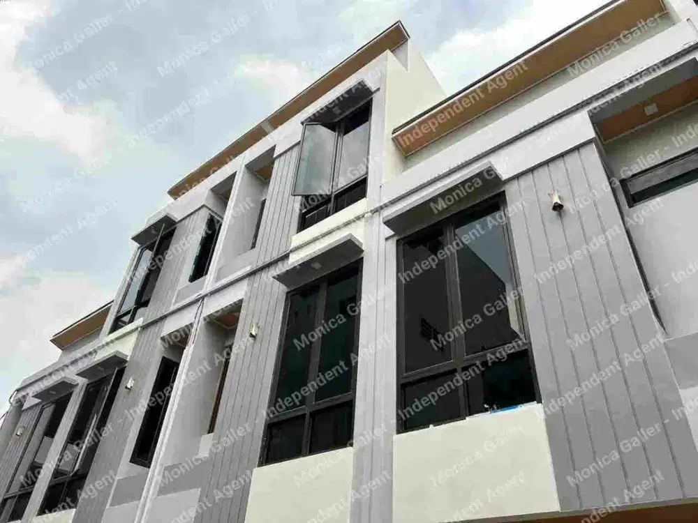 Rumah 2 Lantai 4 Kamar 2 Carport dekat RSUD Sawah Besar