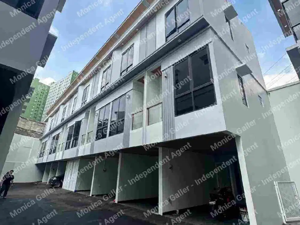 Rumah 3 Lantai 3 Kamar Masuk Mobil dekat RS Husada Jakpus