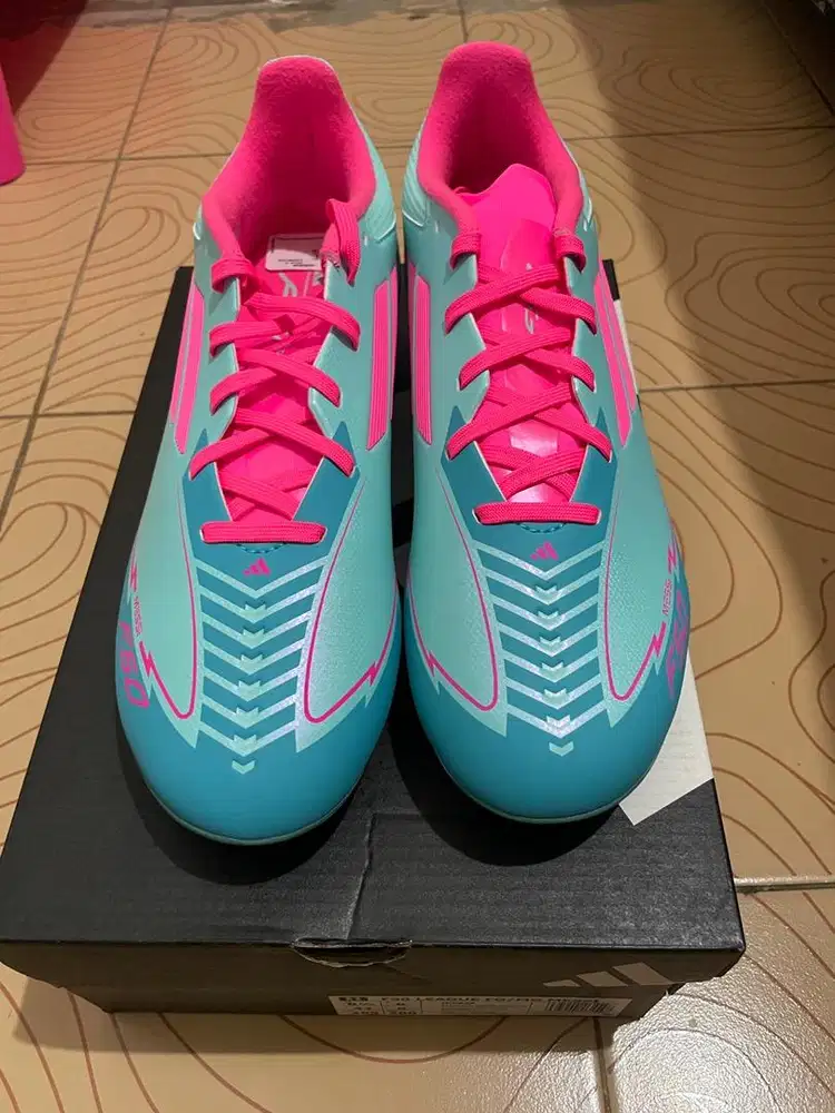 Sepatu Bola Adidas F50