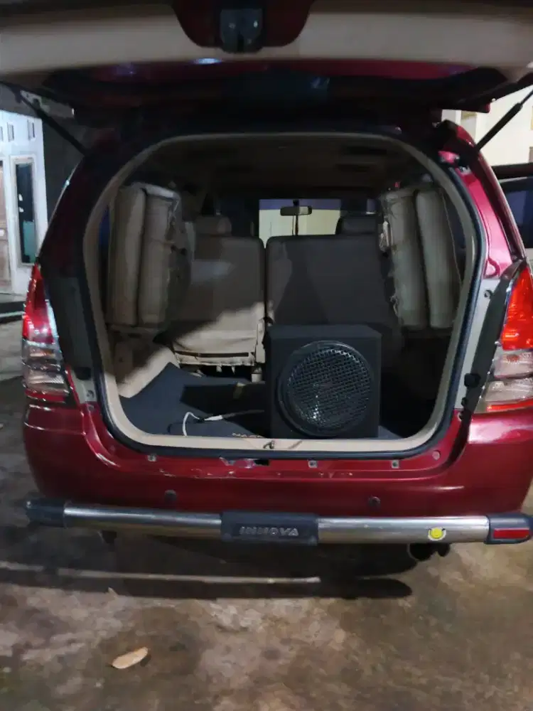 Toyota Kijang Innova 2005 Bensin