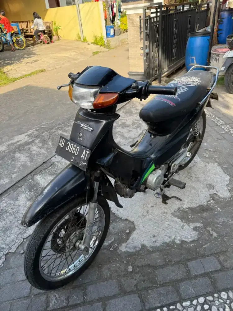 Supra THN 2001 plat AB Bantul