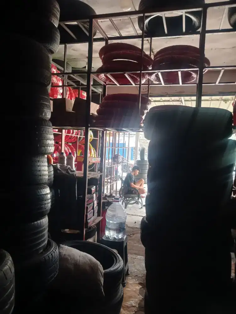 Over kontrak toko veleg dan ban mobil serta Motor
