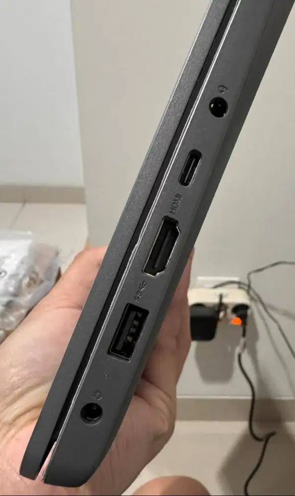 Lenovo Ideapad Slim 3 - 77ID ( Ex Demo Display Mulus 100% )