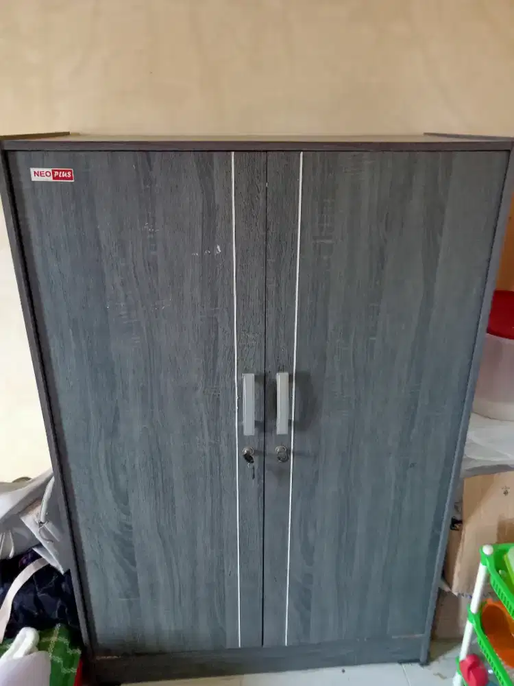 DIJUAL CEPAT LEMARI PAKAIAN 2 PINTU