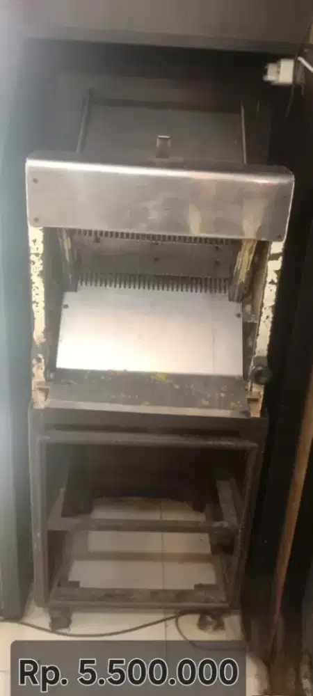 MESIN PEMOTONG ROTI 30 PISAU