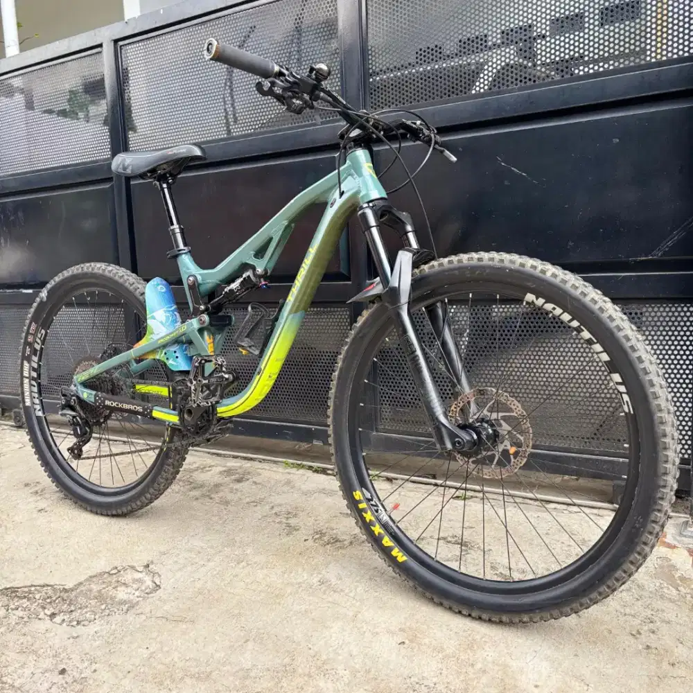 MTB Fullsus Thrill Ricochet 1.0 Upgrade (type tertinggi)