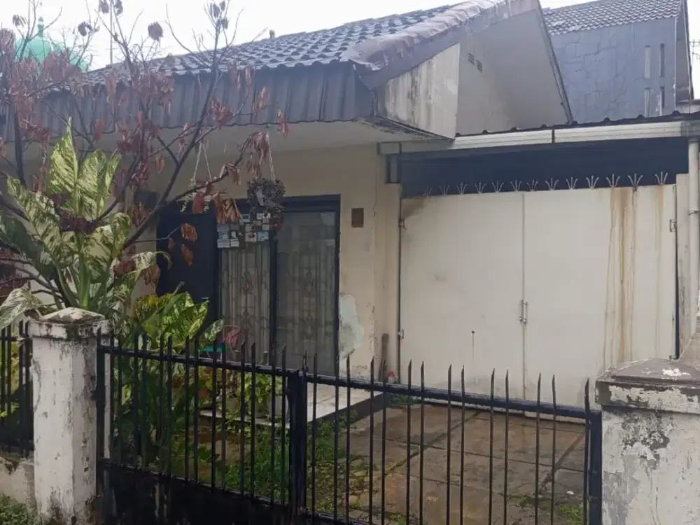 Rumah Tua Hitung Tanah Di Riung Bandung
