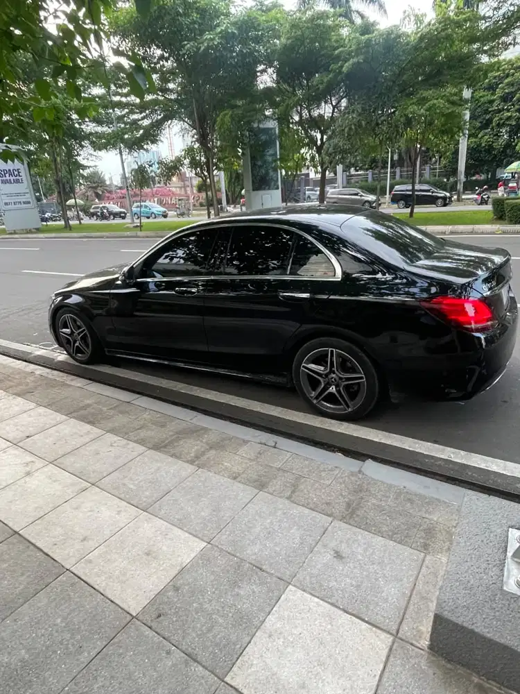 Mercedes-Benz C300 2019 Bensin