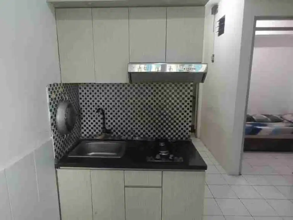 Disewakan Menteng square 2 BR Lt 6 furnished lantai terendah sewa tahunan ada water heater