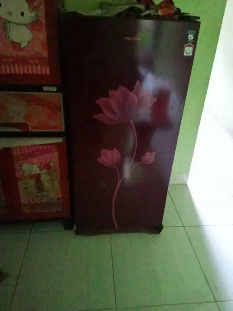 Dijual kulkas merek Politron