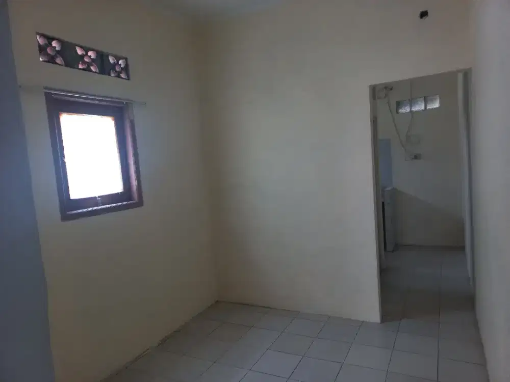 Kontrakan 3 sekat plus teras