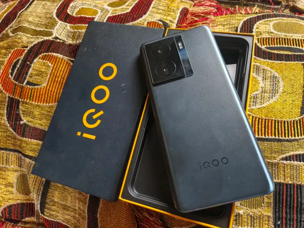 Iqoo Z7X 5G 8/128gb istimewa banget