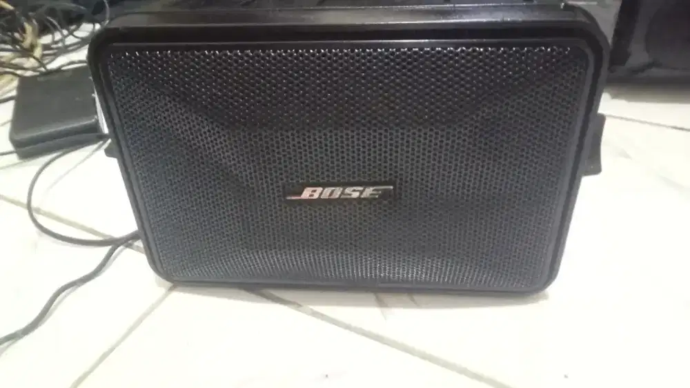 Speaker pasif BOSE model 121 mobile monitor hanya 1 saja