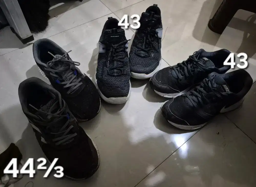 3 Pasang Sepatu untuk ukuran kaki 42