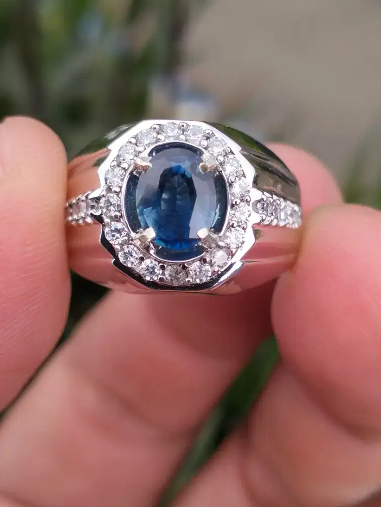 Blue Sapphire Top Sparkling Luster Eye Clean