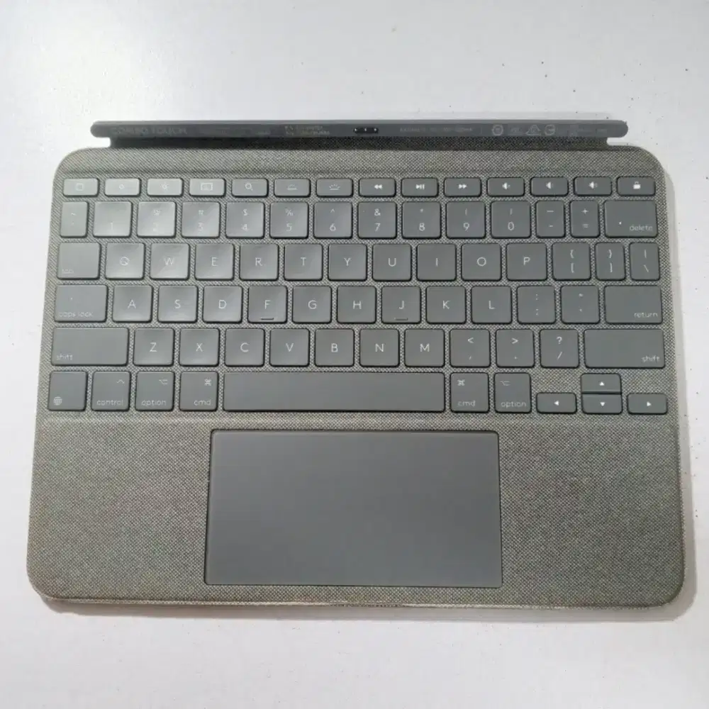 Keyboard Logitech combo touch iPad Pro 11-inch