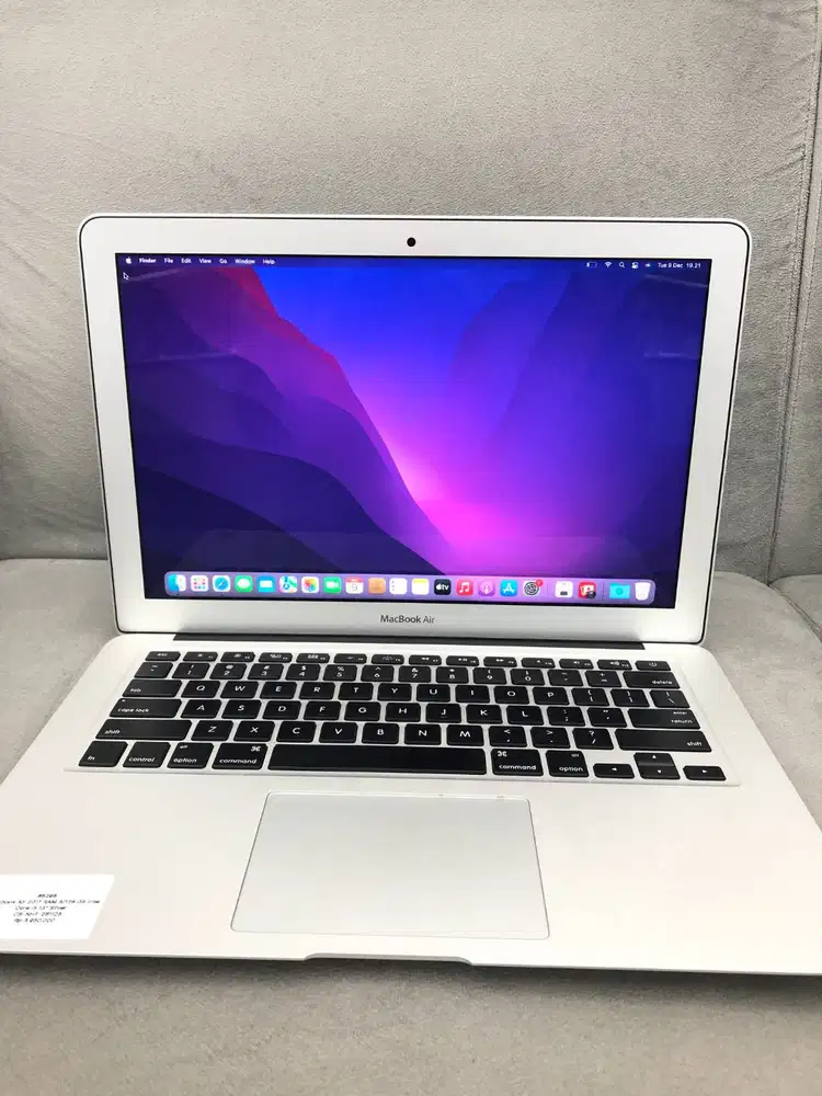 MacBook Air 2017 • i5 • 8/128GB • Silver