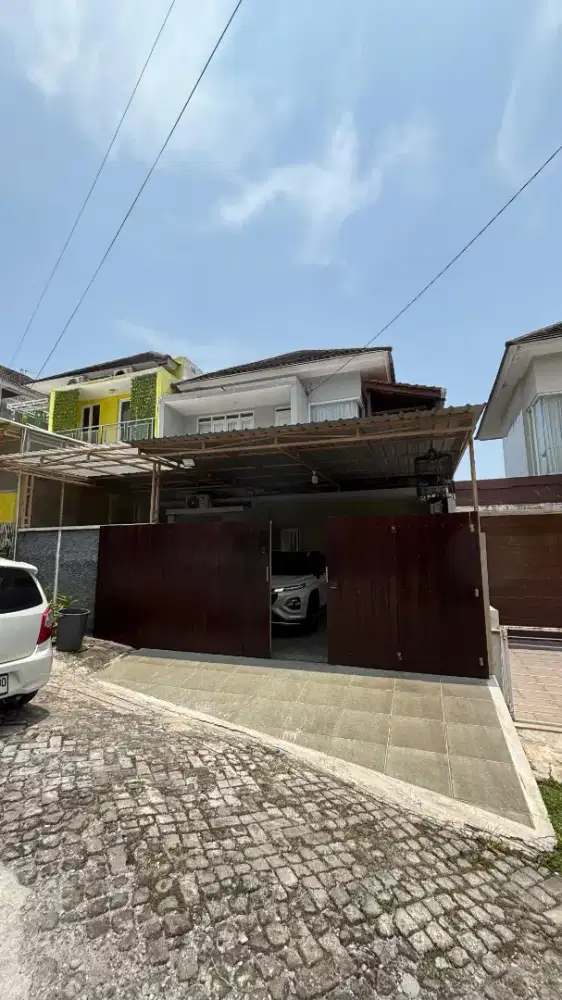 Dijual rumah cantik full furnished view laut semarang