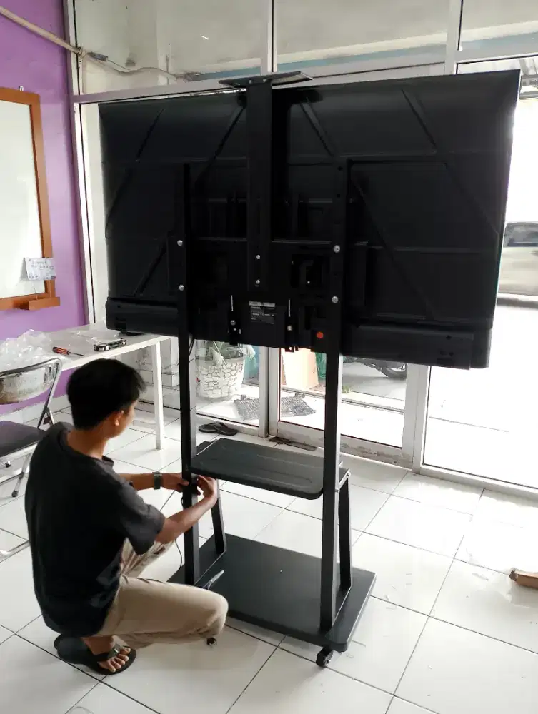 Bracket/Braket/Breket TV model Berdiri (Standing Roda)