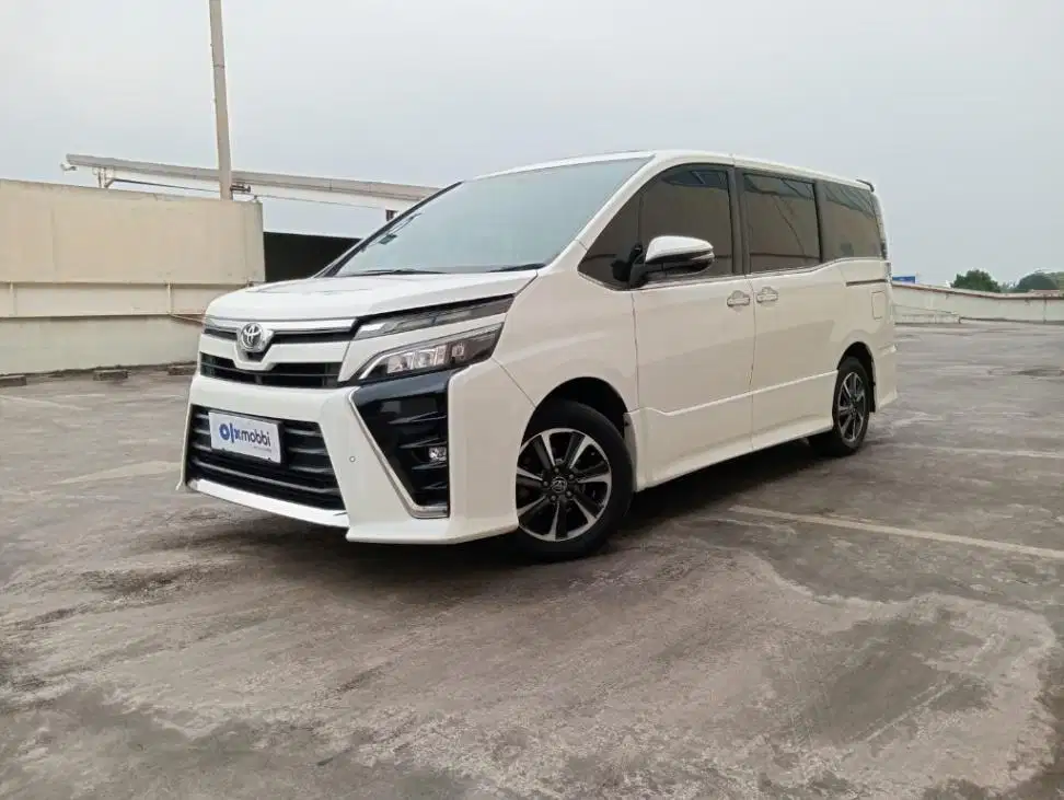 DP MURAH Toyota Voxy 2.0 Bensin-AT 2019 BTIMCI