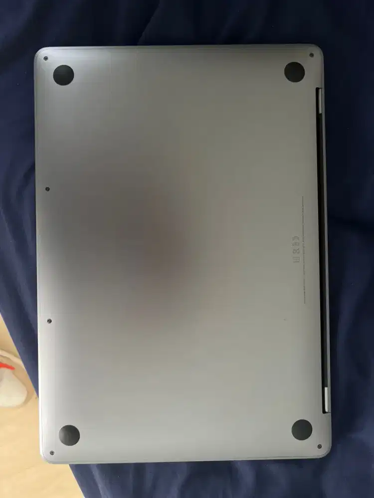 MacBook pro m2 second barang mulus seperti baru