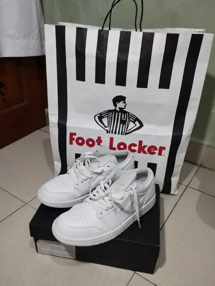 Sepatu Air Jordan 1 Low White