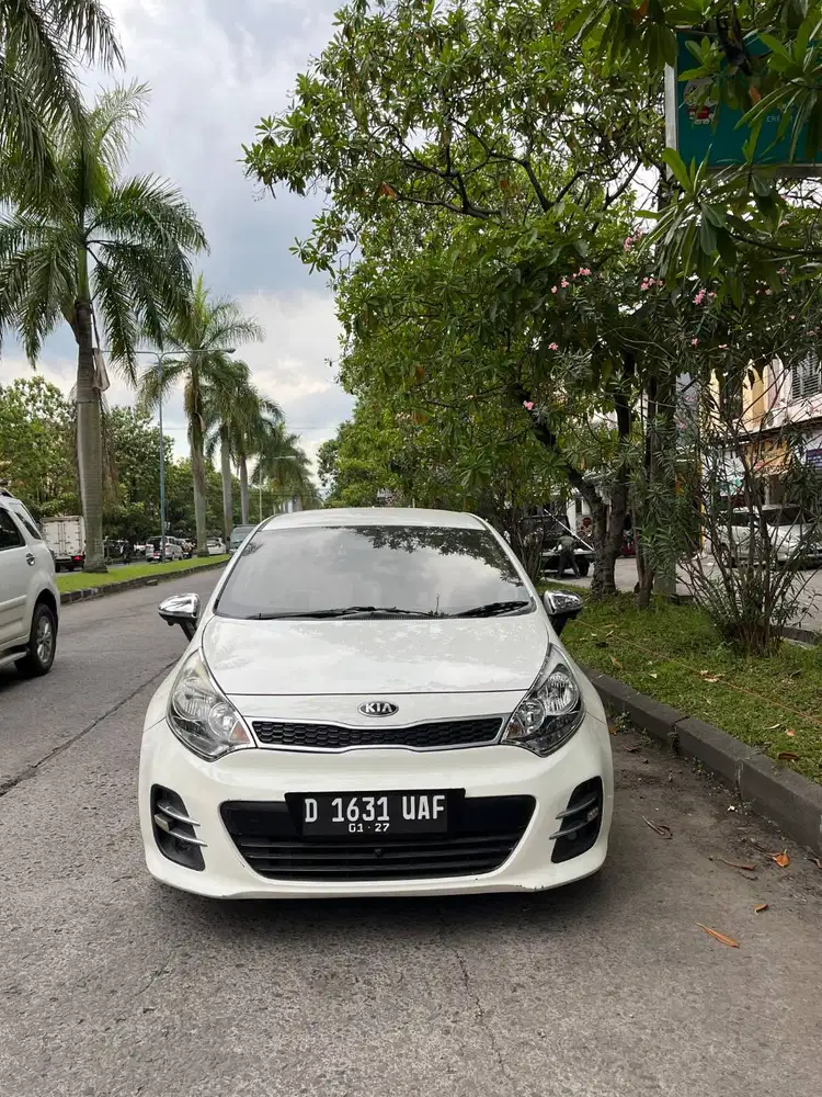 Kia new Rio SE matic 2016 putih low km