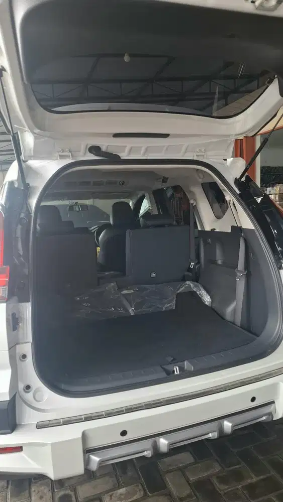 Mitsubishi Xpander cross premium at 2023 Bensin