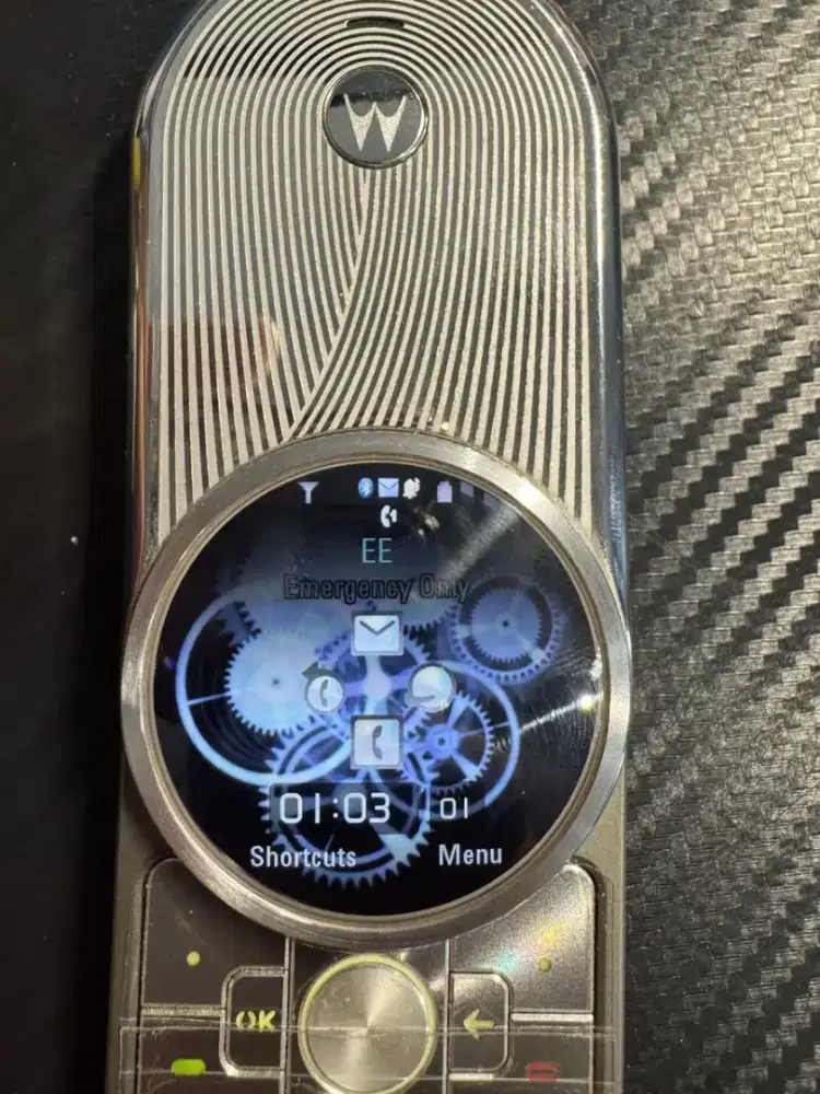 Motorola Aura R1 Lock Sim