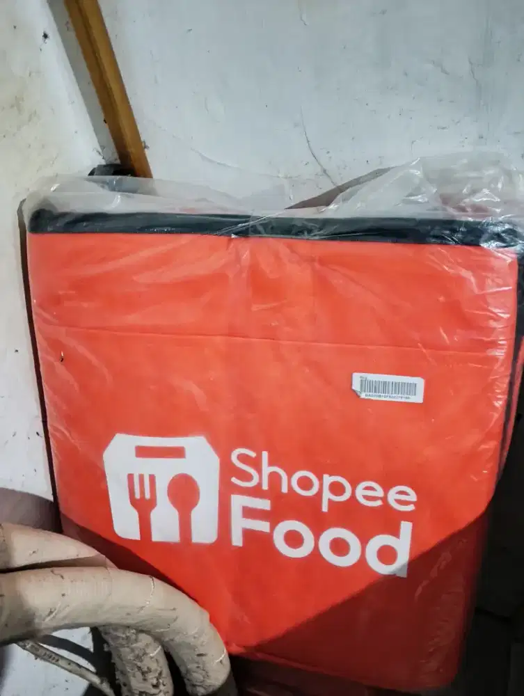 Tas box shopee (baru) & jaket shopee like new