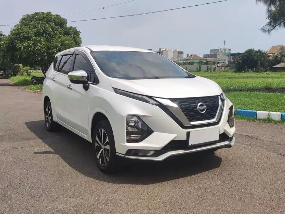 Nissan livina VL 1.5 AT 2002