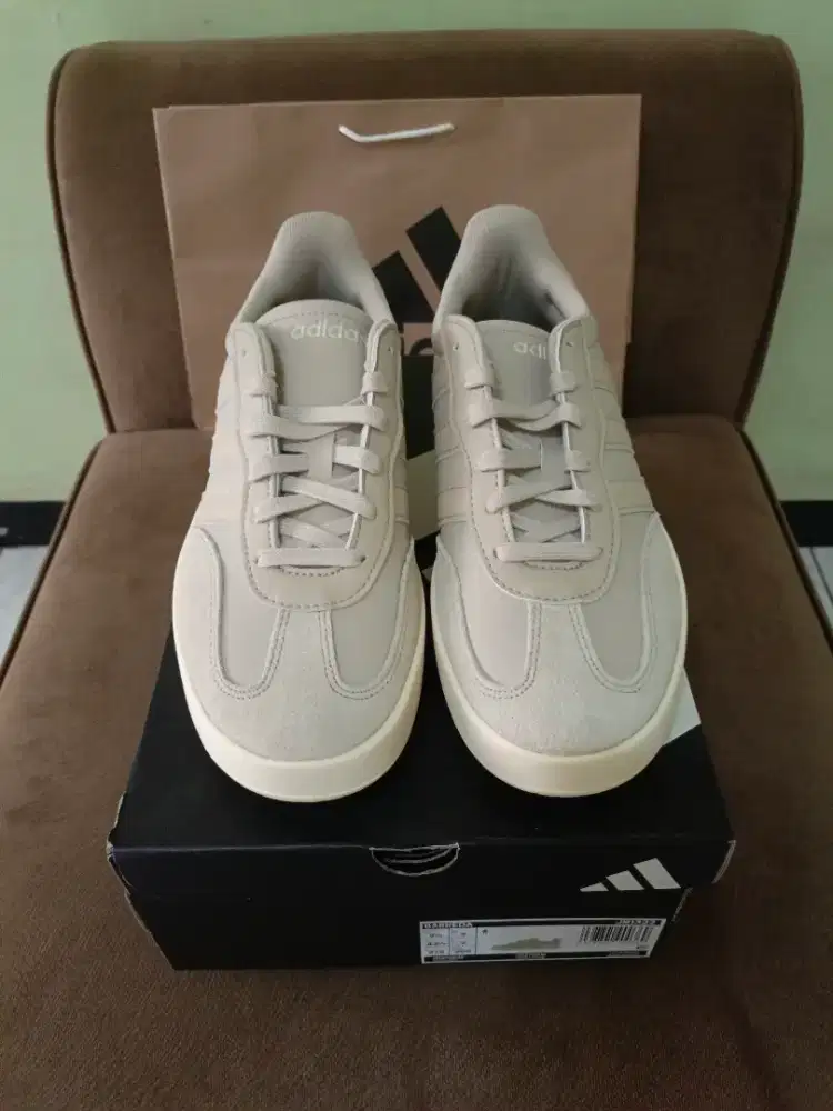 Adidas size 43 original 100% jaminan kembali