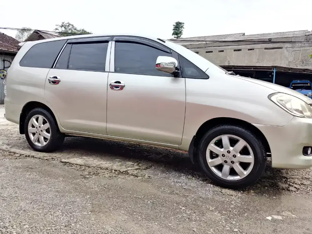 Toyota inova tipe J bensin manual 2010