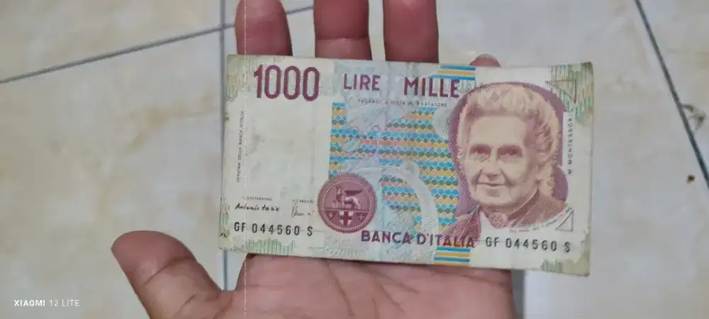 Uang kertas 1000 lire mile Italia