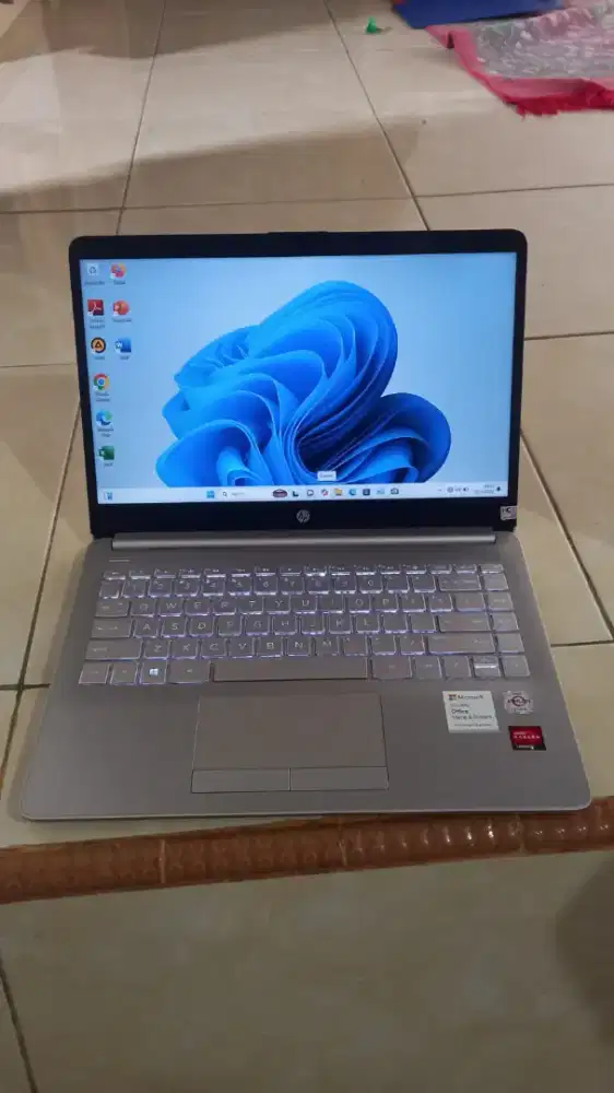 Laptop hp14s normal