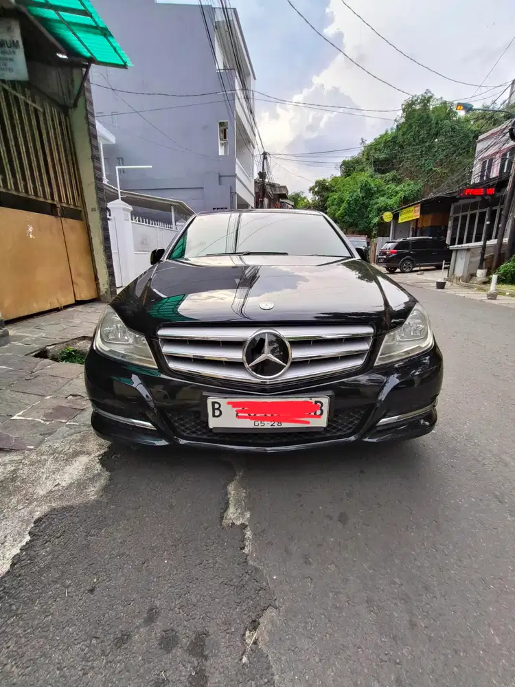 Mercedes-Benz C200 W204 Facelift 2013.