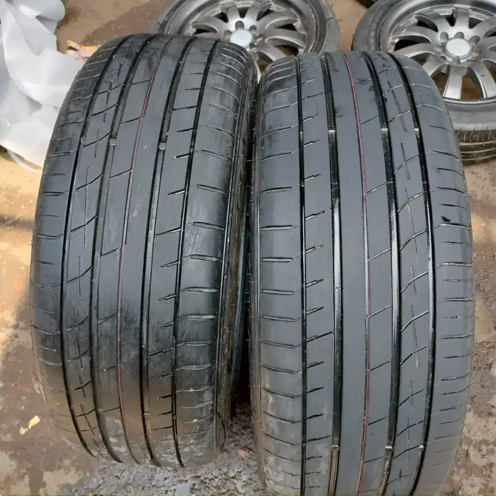 Ban Accelera iota 275/40 R22 kondisi 90% tahun 2024 2buah